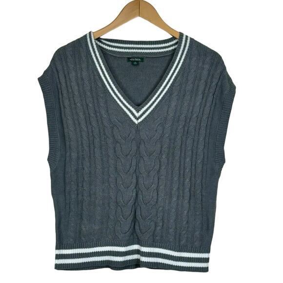 Wild Fable Gray and White Cable Knit V-Neck Sweater Vest Oversized Size XS - Picture 1 of 6